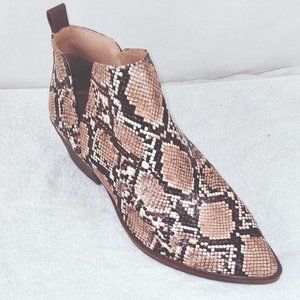 True Time Snake Print  Boots new size 11